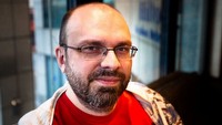 Adrian Chmielarz staje w obronie wycofanej polityki Microsoftu