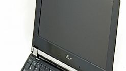Wyświetlaczom netbooków Asusa „paluchy” niestraszne