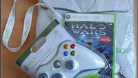 A grę Halo Wars, bezprzewodowy joypad, bluzę oraz smycz wygrywa...