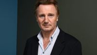 Liam Neeson negocjuje rolę w spin-offie serii Faceci w czerni