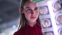 Robot wychowuje dziecko w zwiastunie I Am Mother od Netflixa