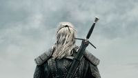 Wiedźmin od Netflix – Geralt prezentuje miecz na potwory