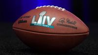 Najlepsze reklamy z Super Bowl 2020 - Bill Murray z Dnia świstaka i chudy Jason Momoa