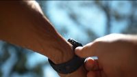 Zobacz jak Apple Watch pozbywa się wody