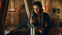 Gwiazda 13 powodów i mity arturiańskie na zwiastunie Przeklętej od Netflix
