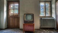 Stary telewizor powodował awarie Internetu w całej wsi