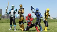Power Rangers chce być jak Avengers, a wygląda tak samo jak kilkanaście lat temu