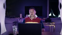 Reżyser 365 dni nakręcił thriller z udziałem Tomasza Karolaka. Zobacz trailer The End