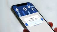 Facebook w sześć godzin stracił miliardy - skutki największej awarii od lat?