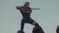 Geralt, Vesemir i Eskel w Kaer Morhen. Nowe zdjęcia z Wiedźmina Netflixa
