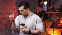 Henry Cavill zachwyca się Warhammerem. Jest wideo z wizyty aktora w siedzibie Games Workshop