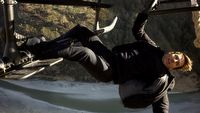 Tom Cruise podczas szalonego popisu kaskaderskiego - nowe zdjęcia z Mission: Impossible 8