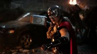 Potężna Thor i Kapitan Marvel w jednym filmie? Natalie Portman o pomyśle
