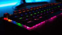 Klawiatury i akcesoria w przystępnych cenach. Skorzystaj z gwiazdkowej promocji Media Expert