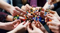 LEGO w wyprzedaży Media Expert; zestawy dla młodszych i starszych konstruktorów