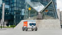 Roboty zamiast dostawców jedzenia, to coraz częstszy widok