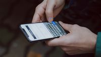 „Przytrzymaj spację” to najlepsza sztuczka dla iPhone'ów i telefonów z Androidem, którą powinieneś znać