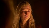 2. sezon Rodu smoka „wywołuje ciarki” i „przywołuje złotą erę Gry o tron”. Recenzje na Rotten Tomatoes zapowiadają brutalny powrót w wielkim stylu