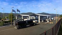 Malownicze greckie krajobrazy zachwycają na grafikach prezentujących przejścia graniczne w ETS2: Greece. „Podstawka” jest dostępna rekordowo tanio na Steam Summer Sale 2024