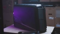 Ten PC z epoki Windowsa 7 to mutant z dwiema kartami graficznymi. Youtuber przybliżył ciekawą konstrukcję