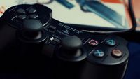 Kontroler PS2 miał ciekawą funkcję związaną z naciskaniem przycisków. W nowych padach wciąż czuć jej wpływ