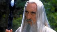 Christopher Lee powróci jako Saruman we Władcy Pierścieni: Wojnie Rohirrimów - i to nie za sprawą AI