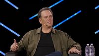 Phil Spencer jest przeciwnikiem wycinania zawartości z gier i wydawania jej jako DLC. Uznał takie zabiegi za „manipulację”