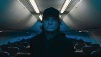 Nr 1 w prawie 90 krajach - porównywany do Szklanej pułapki świąteczny thriller z Jasonem Batemanem jest hitem Netflixa i podbija listy przebojów streamingu