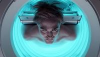To może być najlepszy film sci-fi 2025 roku. W Mickey 17 postać grana przez Roberta Pattinsona co chwilę ginie w imię ratowania ludzkości