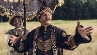 2. sezon 1670 na pierwszym zwiastunie. „Nie uwierzysz, co odjaniepawli Jan Paweł” w nowej odsłonie komediowego hitu Netflixa