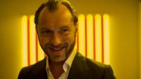 Jude Law jako Władimir Putin na pierwszych zdjęciach z planu Maga z Kremla, inspirowanego prawdziwą historią thrillera politycznego